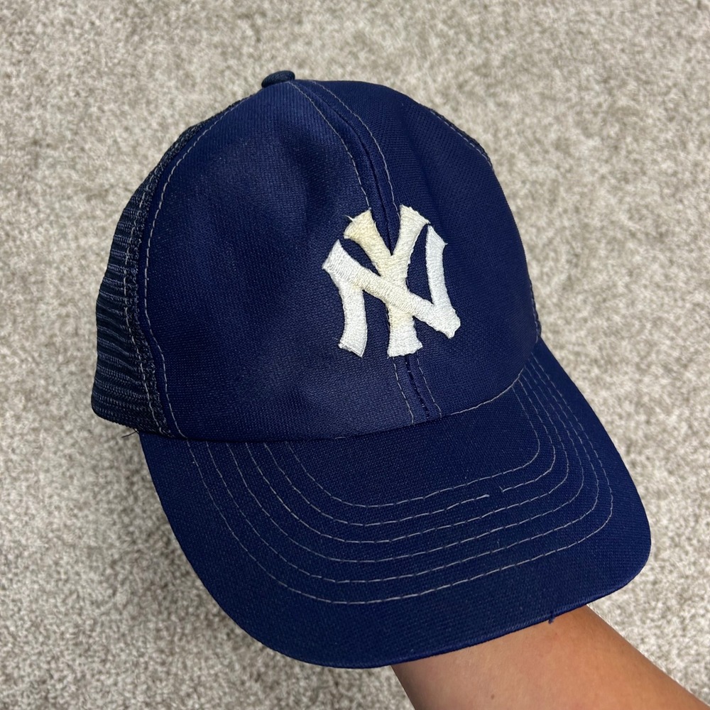 Vintage‎ New York Yankees Snapback Hat Adjust-A-Size M/L Mesh Back Embroidered